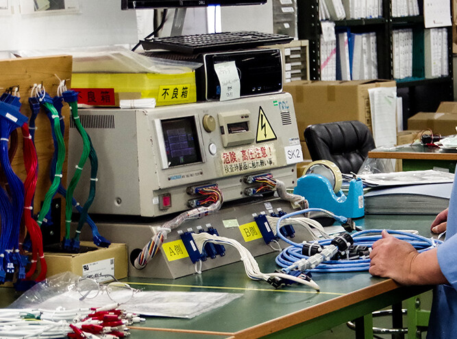 昭興金属株式会社 電子部品事業部 ケーブル加工検査